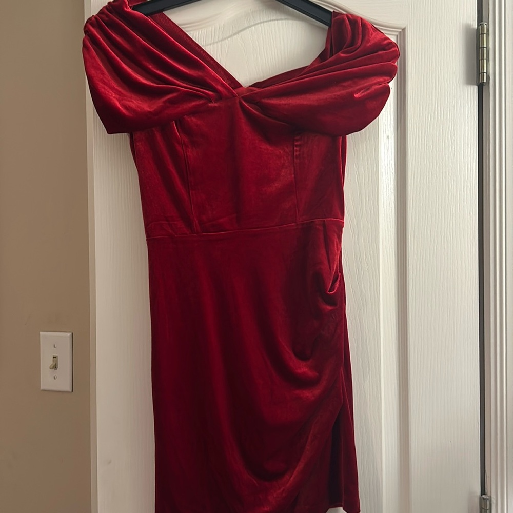 NWT! Red velvet mini dress, can be worn on or off the shoulders